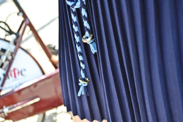 modré plisované šaty_detail_katharine-fashion is beautiful