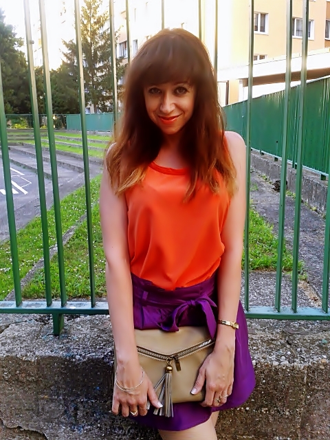 letný outfit_Oranžový top_Fialové šortky_svetový rekord_Katharine-fashion is beautiful