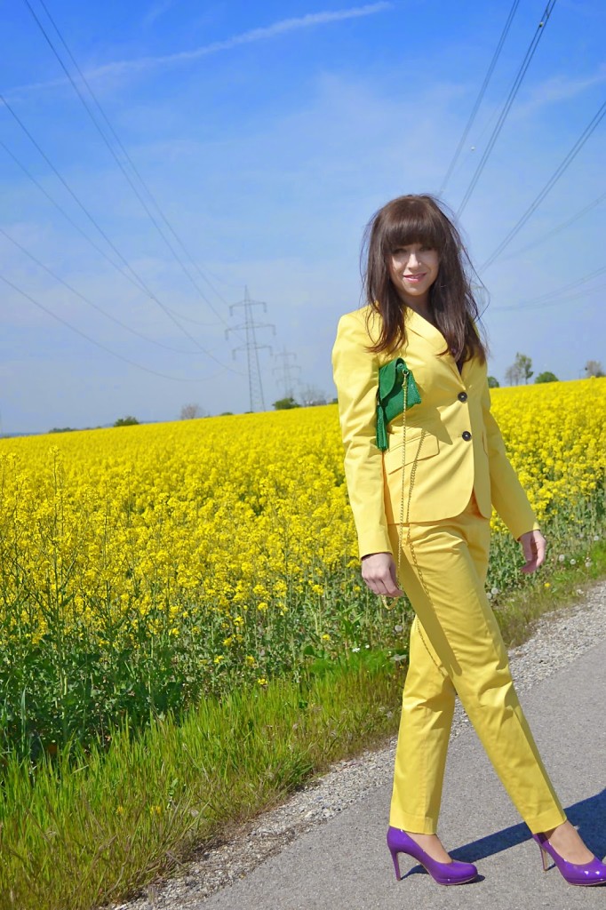 ako nosiť žltú_žltý kostým_outfit_Katharine-fashion is beautiful_blogerka
