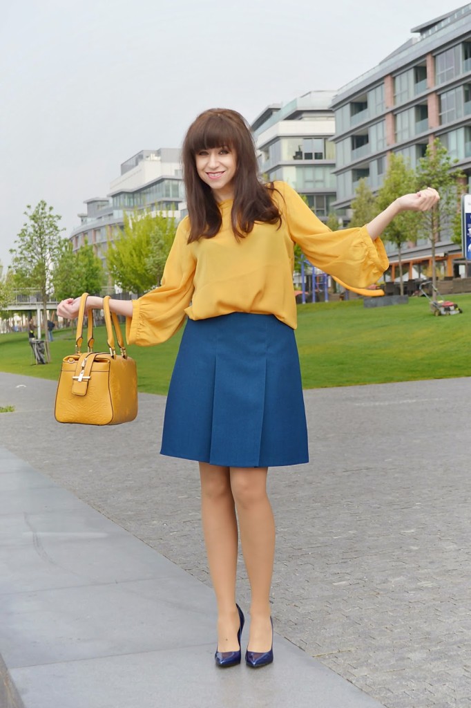 šťastnú veľkú noc_outfit_žltý top_žltá kabelka Parfois_modrá mini sukňa_Katharine-fashion is beautiful