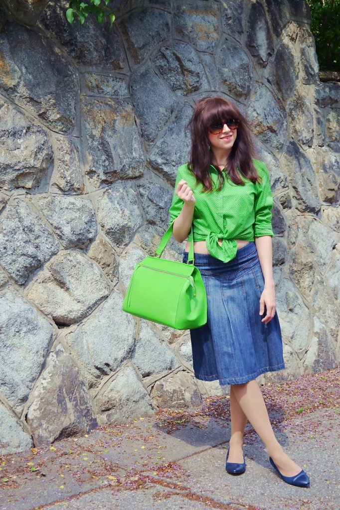 Fault crop top_Katharíne-fashion is beautiful_Zelená bodkovaná košeľa_outfit_Katarína Jakubčová