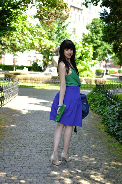STAČÍ TAK MÁLO_Katharine-fashion is beautiful_Zelený top_Denim bunda_Katarína Jakubčová_Fashion Blogger