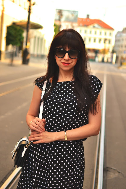Čierna a biela_Katharine-fashion is beautiful_Katarína Jakubčová_Polka dots_Fashion blogger