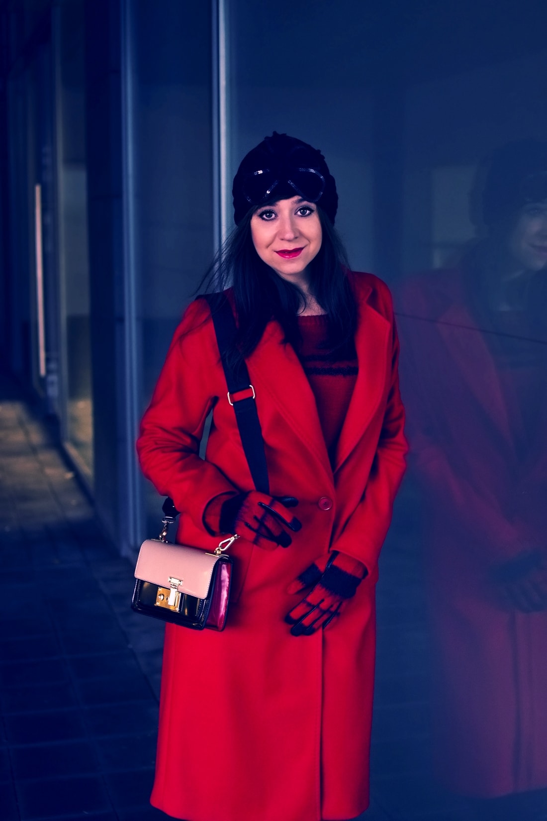 Prajem vám_Katharine-fashion is beautiful_Červený kabát Zara_Čierna sukňa_Katarína Jakubčová_Fashion blogger