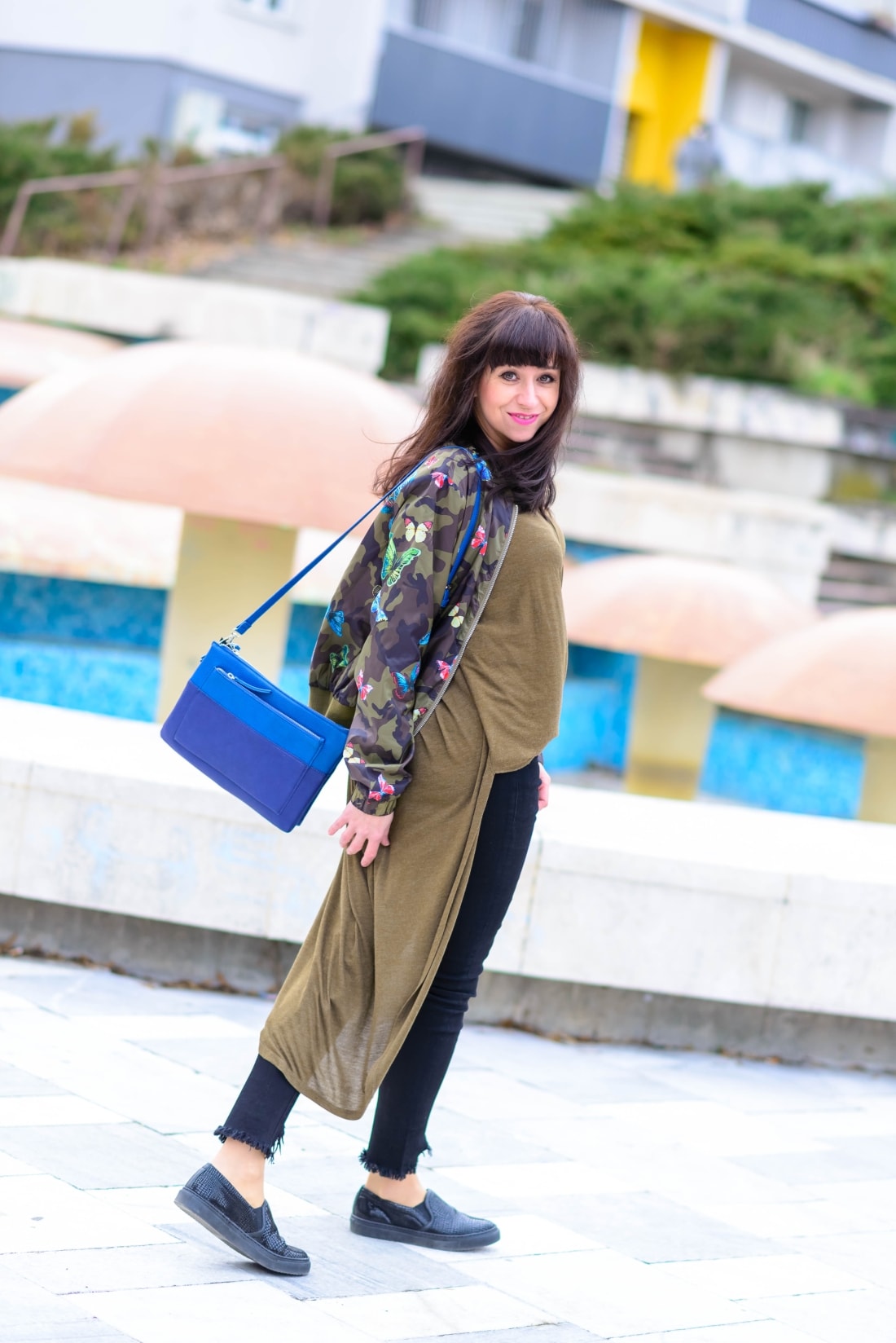 Bomberka s potlačou_Katharine-fashion is beautiful_blog 9_Čierne džínsy_Slipony_Bonprix_Katarína Jakubčová_Fashion blogger